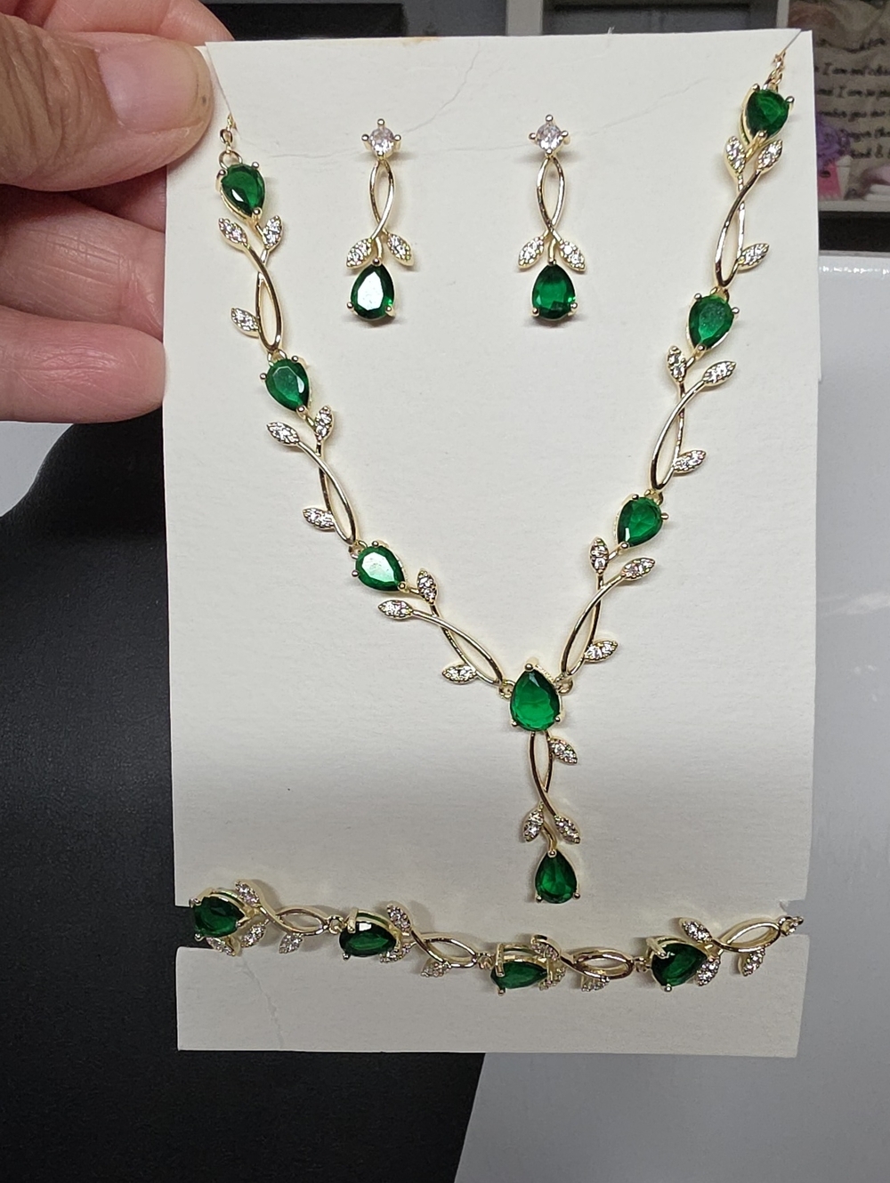 Elegant Green Teardrop Leaf Necklace, Bracelet & Earrings Set - Gold Tone